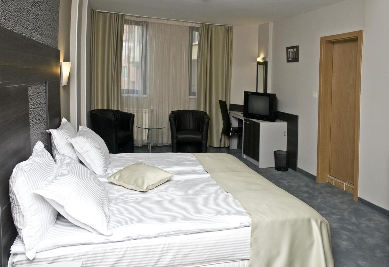 סופיה Hotel 4 Zona מראה חיצוני תמונה
