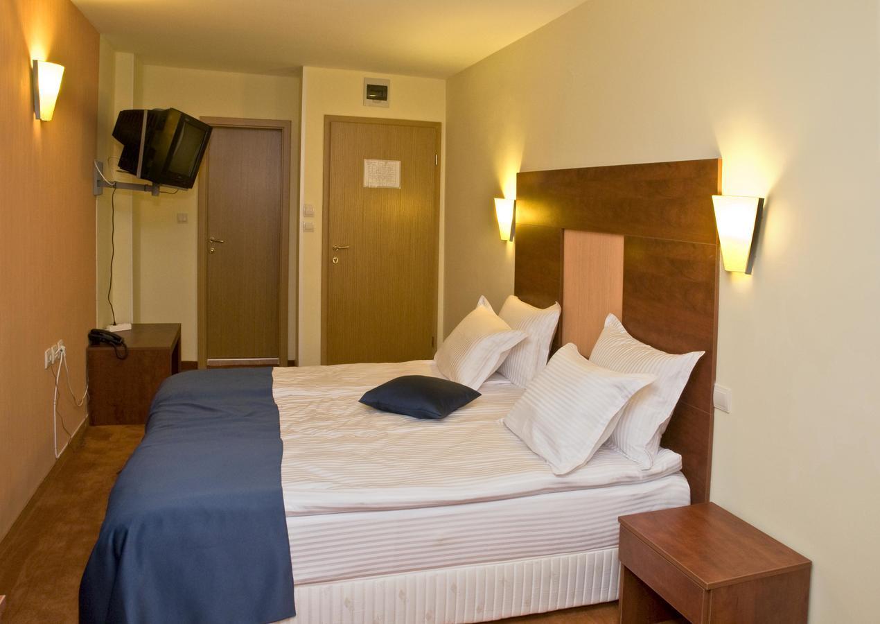 סופיה Hotel 4 Zona מראה חיצוני תמונה