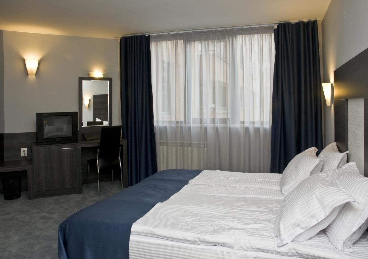 סופיה Hotel 4 Zona מראה חיצוני תמונה