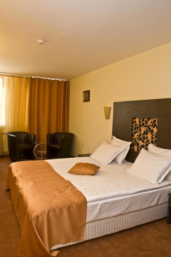 סופיה Hotel 4 Zona מראה חיצוני תמונה